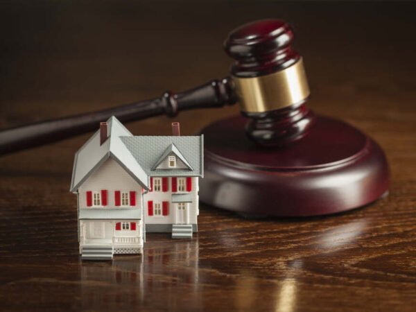 Legal Challenges in Real Estate & How Lawyers Pave the Way for Resolutions