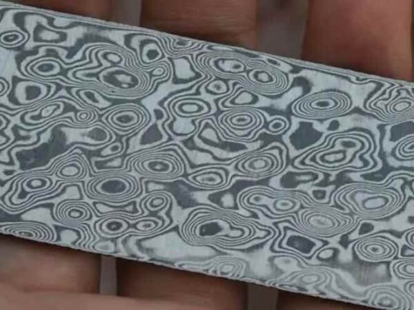 What Makes Raindrop Damascus Steel Superior for Knife Blades