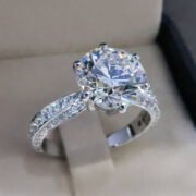 What Makes a Perfect Engagement Ring