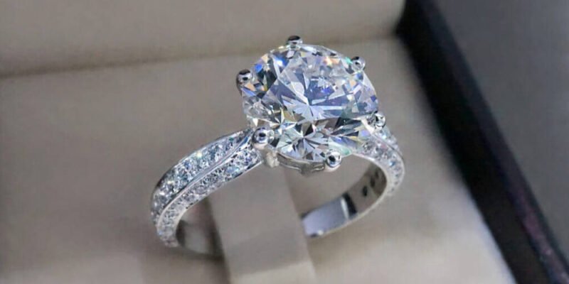 What Makes a Perfect Engagement Ring