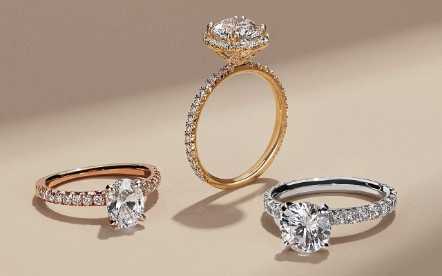 The Smart Way to Shop for an Engagement Ring Online